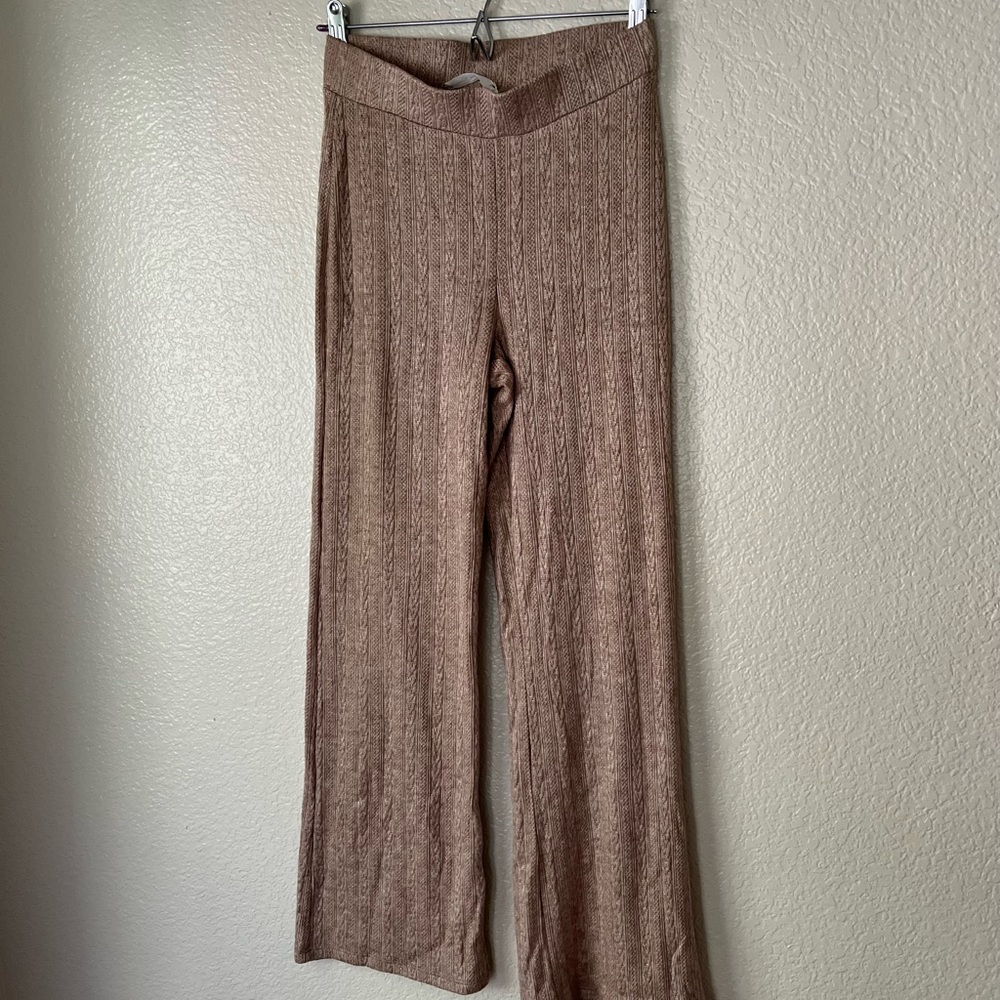 Knitted Crop Top and Wide Leg Pant Set - Picture 5 of 8